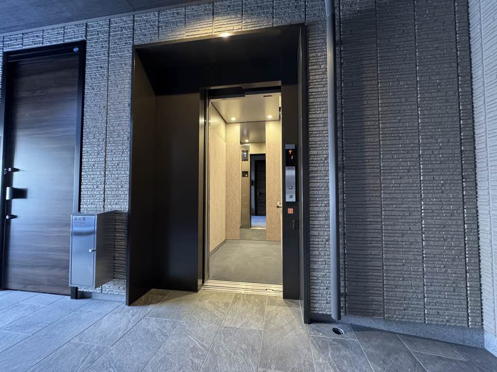 シャーメゾングレイス　＊＊ A0302号-12