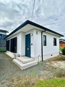 富求誌アパ－ト　Ｅ棟　＊＊