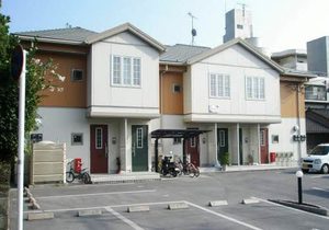 Ｄファミリーア　＊＊