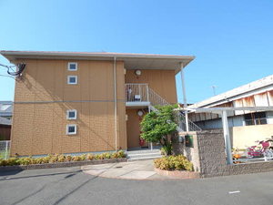 ライブリー古賀駅前　＊＊