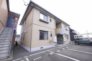 グランドゥール弐番館　＊＊