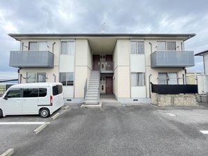 ファミリアコーポレーション　Ⅲ棟　＊＊