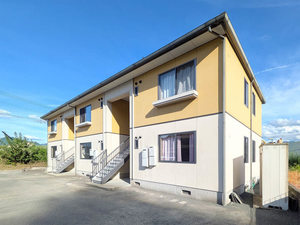 メゾンユリア　＊＊