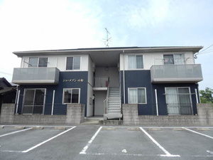 シャーメゾン小松　＊＊