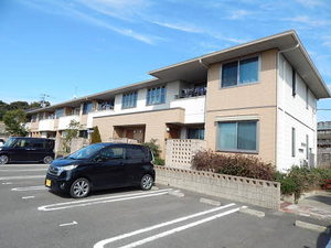 シャーメゾンホワイトベース