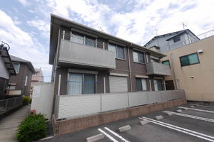 シャーメゾン吉田　Ｂ棟　＊＊