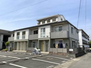 プリモ亀川　＊＊