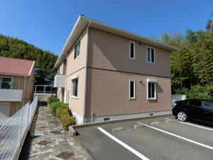 シャーメゾン空港南　Ｂ棟　＊＊