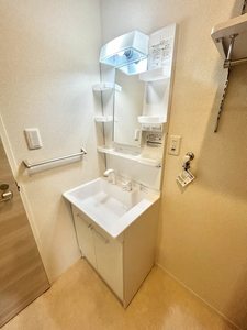 サンフラッツ　Ｂ棟　＊＊ B0101号-7