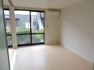 リジェール尾倉パートⅡ　Ｅ棟　＊ E0102号-2