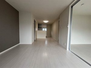 ヴィラ・サンロイヤル　Ｃ棟　＊ C0202号-2