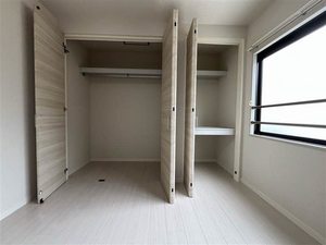 ヴィラ・サンロイヤル　Ｃ棟　＊ C0202号-8