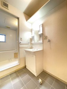 ビーチ・ヒル D棟 D0202号-6