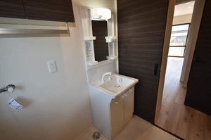 フレグランス高平　Ｃ棟　＊＊ C0201号-11