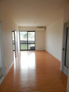 サニーデイ寺崎　＊＊ A0202号-4