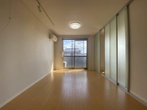 シャーメゾン西泉　Ｂ棟　＊＊ B0202号-2