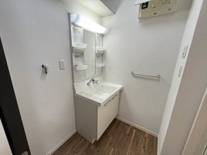 フォレストグリーン名島　Ｃ棟　＊ C0201号-8