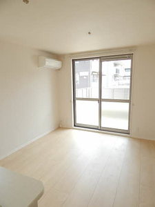 ヴィサージュⅢ　＊ A0101号-2