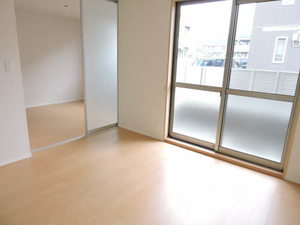 ヴィサージュⅢ　＊ A0102号-2