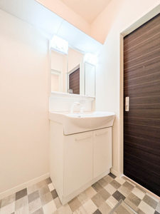 クレストールアベニュー　Ⅲ棟　＊＊ C0102号-7