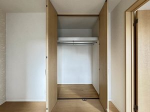 ヴィルヌーブ諏訪野　Ｉ棟　＊＊ I0302号-8