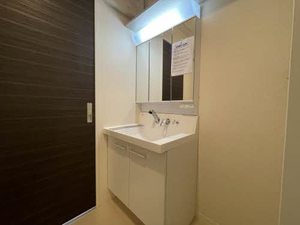 ラ・シャルール．　＊＊ A0202号-5