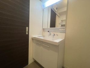 ラ・シャルール．　＊＊ A0302号-5