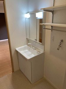 アミューザン衣振　Ｂ棟　＊＊ B0202号-5