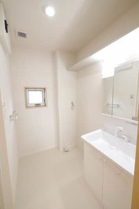 シャーメゾンリシェスⅡ　＊＊ A0202号-4