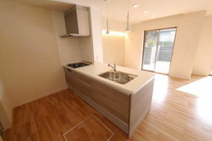 エーデル　＊＊ A0102号-3