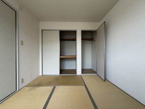 バリュージュ富の原 E棟 E0201号-8