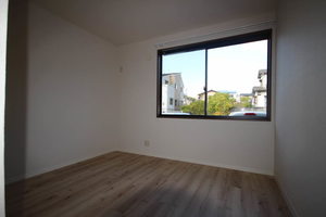 ディアスタウン　Ｂ棟　＊ B0102号-4