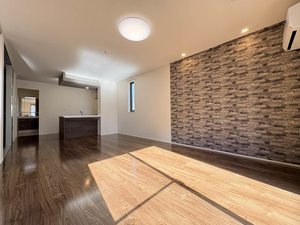 エヌ・ステータス国府 * A0104号-2