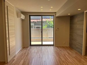 シャーメゾンローツェ国府　＊ A0102号-3