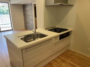 シャーメゾンローツェ国府　＊ A0102号-4