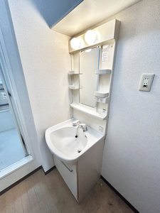 セントラルグレイス　Ｅ棟　＊ E0101号-8