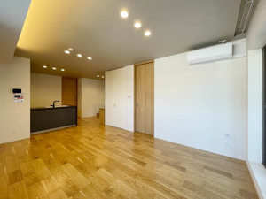 Ｓｈａｍａｉｓｏｎ　Ｌｕｘｕａｒ平尾山荘通　＊＊ A0401号-3