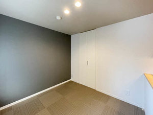 Ｓｈａｍａｉｓｏｎ　Ｌｕｘｕａｒ平尾山荘通　＊＊ A0401号-8