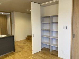 Ｓｈａｍａｉｓｏｎ　Ｌｕｘｕａｒ平尾山荘通　＊＊ A0401号-9