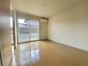 ロードサイド到津　Ｂ棟　＊＊ B0102号-2