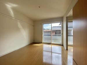 ロードサイド到津　Ｂ棟　＊＊ B0102号-7