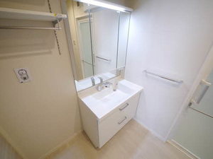 シャーメゾンステージ新成 ** A0303号-6