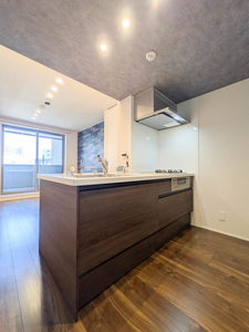 シャーメゾンＣｏｍｆｏｒｚａ A0206号-3