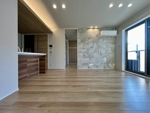 Ｂｕｓｈ　Ｃｌｏｖｅｒ　＊＊ A0201号-2