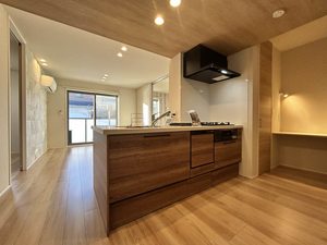 Ｂｕｓｈ　Ｃｌｏｖｅｒ　＊＊ A0201号-4