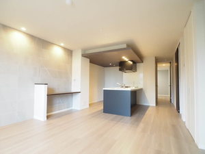 シャーメゾン春日** A0101号-2