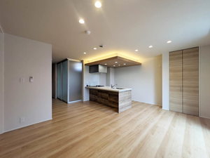 Ｒｅｆｉａｎｔ東谷山 A0201号-2