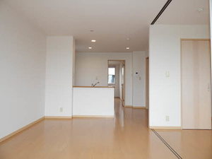 アンビシヨン　Ｂ棟　＊ B0102号-2