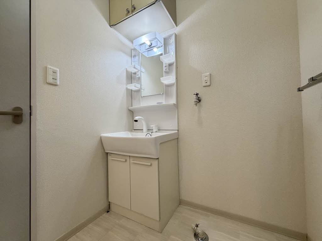 タウンコート A棟 ** A0102号-5