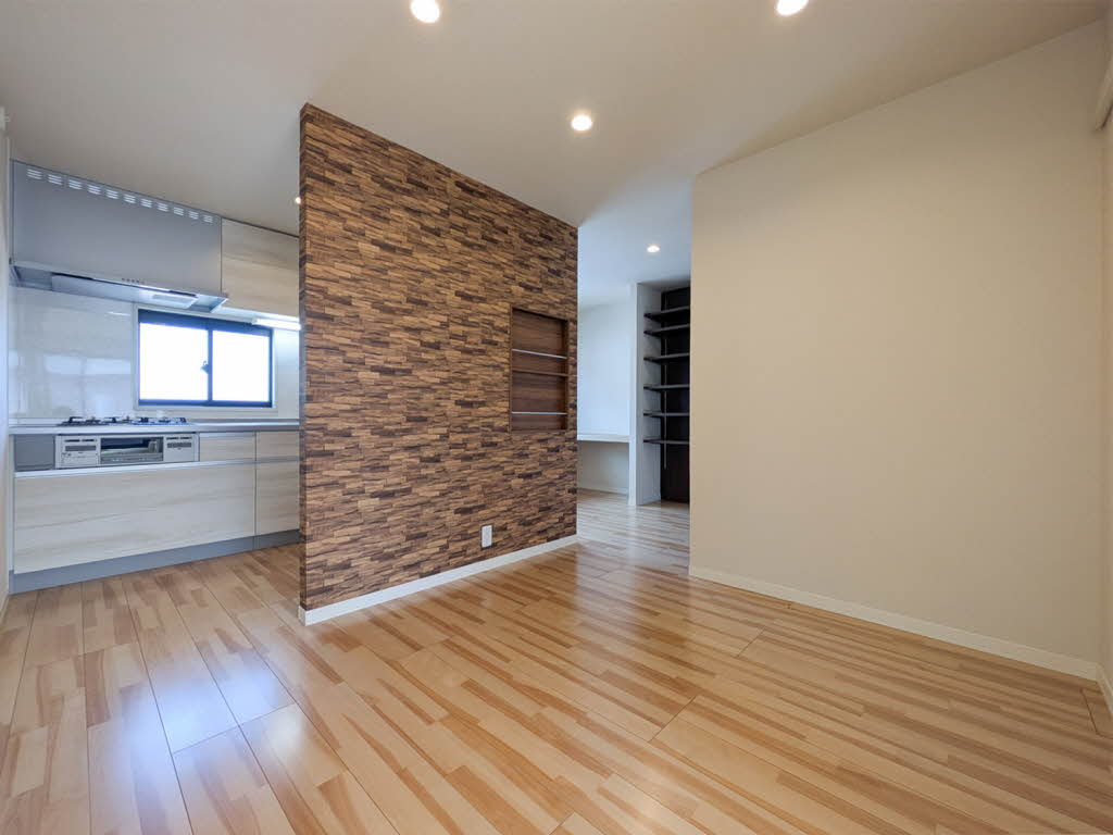 モダニティ八分字　Ｂ棟　＊＊ B0202号-3